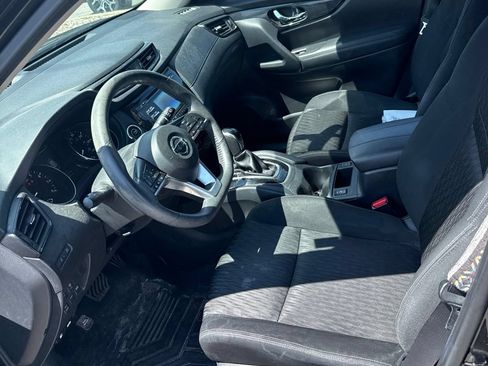 Used 2017 Nissan Rogue SV AWD/4WD image 20