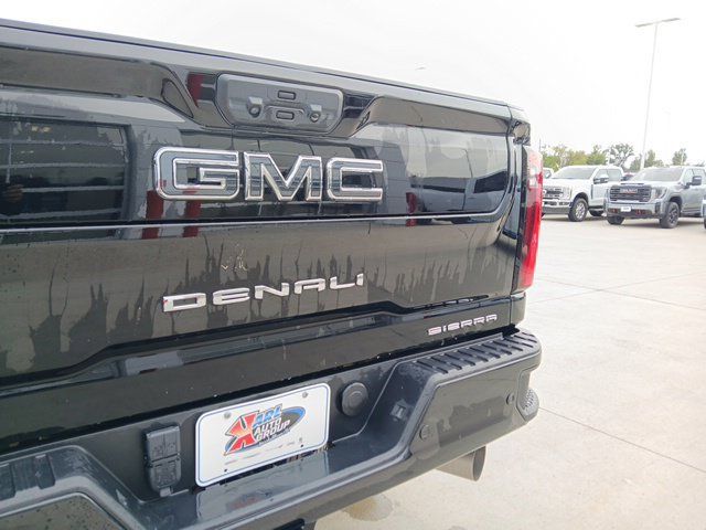Used 2024 GMC Sierra 2500 Denali Ultimate AWD/4WD image 11