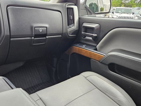 Used 2018 Chevrolet Silverado 1500 LTZ AWD/4WD image 11