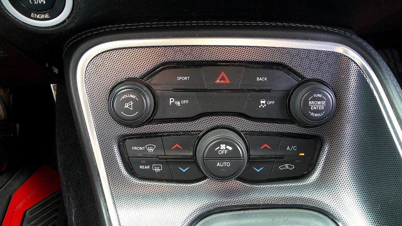 Used 2015 Dodge Challenger SXT Plus RWD image 26