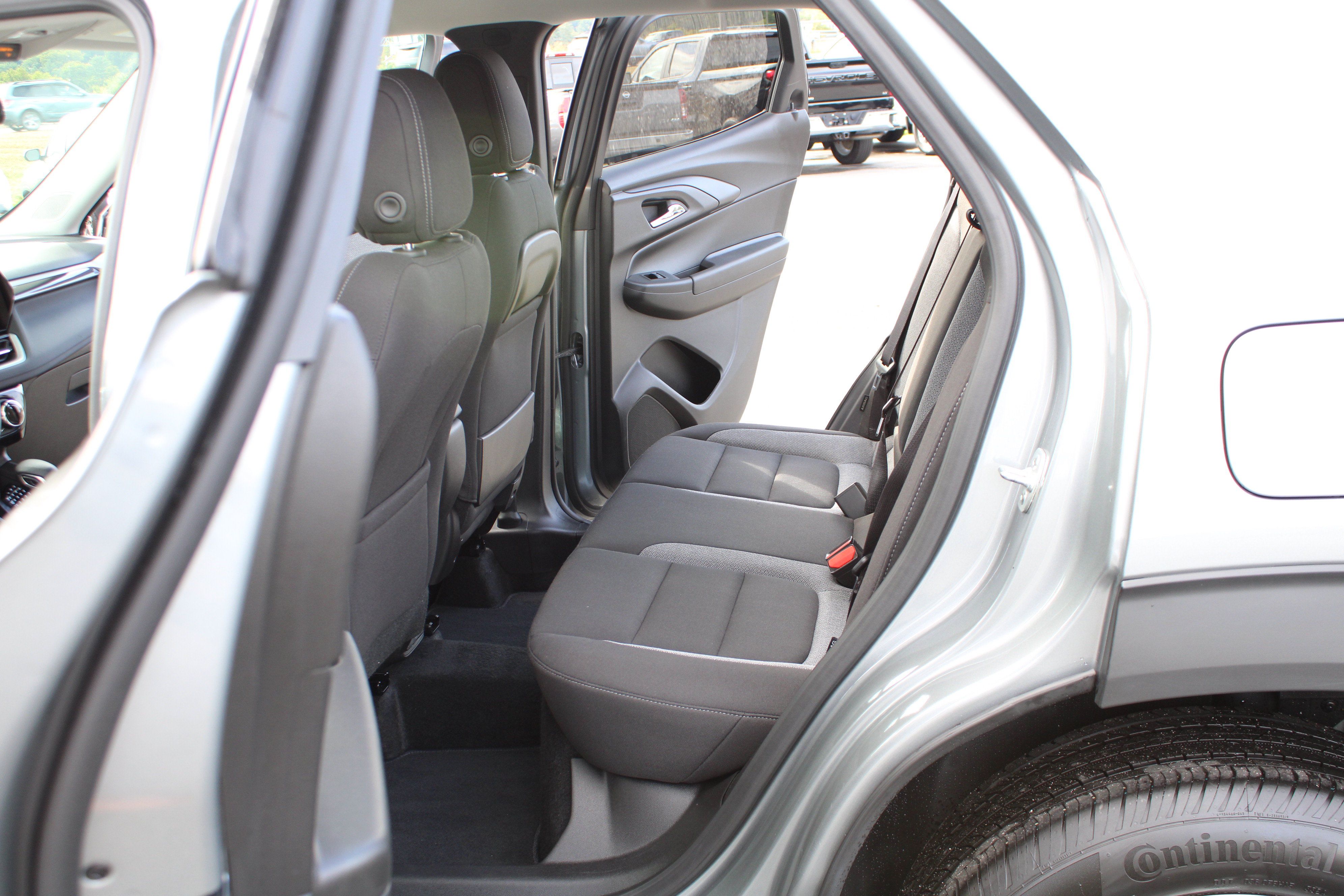 Used 2025 Chevrolet TrailBlazer LT w/ Convenience Package AWD/4WD image 17