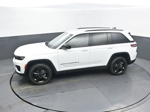 Used 2022 Jeep Grand Cherokee Altitude image 51