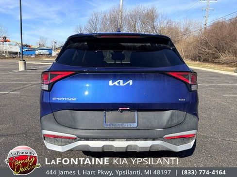Certified 2025 Kia Sportage EX image 4