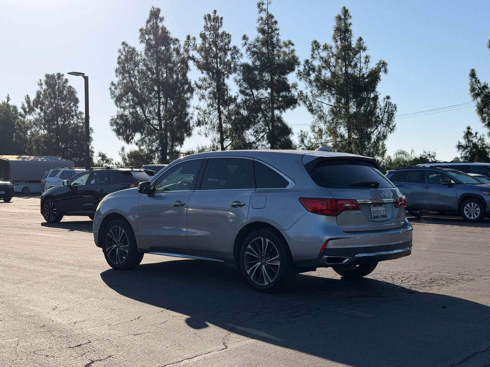 Used 2019 Acura MDX w/ Technology Package FWD image 3