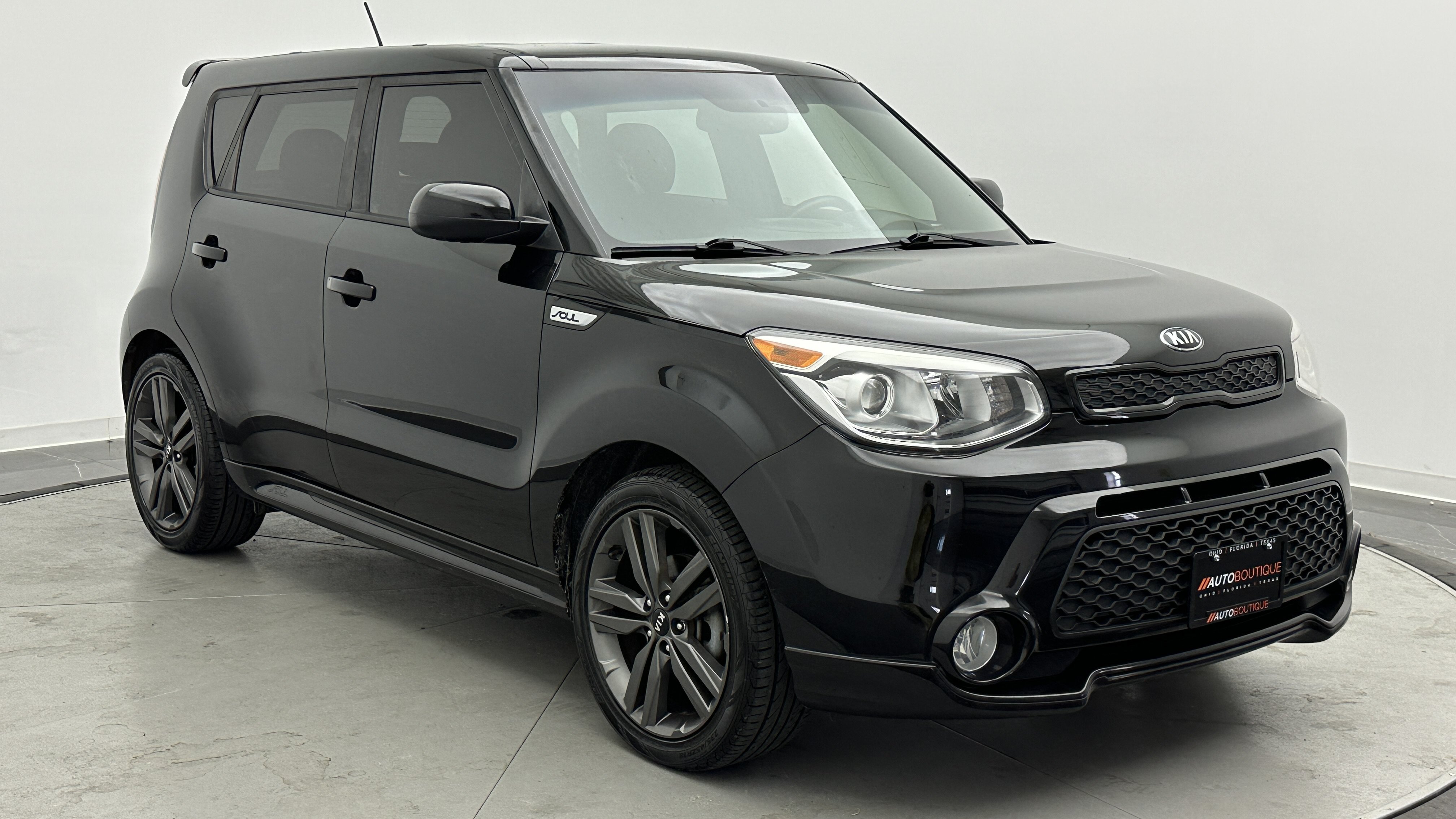 Used 2016 Kia Soul + w/ Tarmac Special Edition FWD image 3