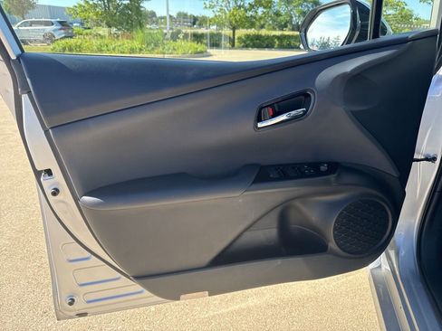 Used 2019 Toyota Prius XLE FWD image 17
