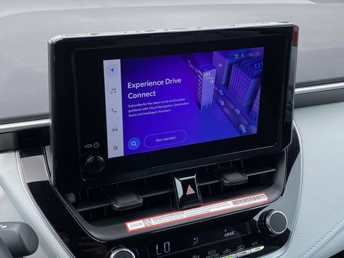 Used 2025 Toyota Corolla SE image 8