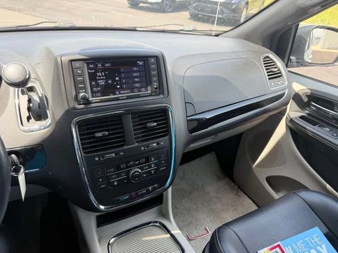 Used 2018 Dodge Grand Caravan SXT w/ Driver Convenience Group FWD image 15