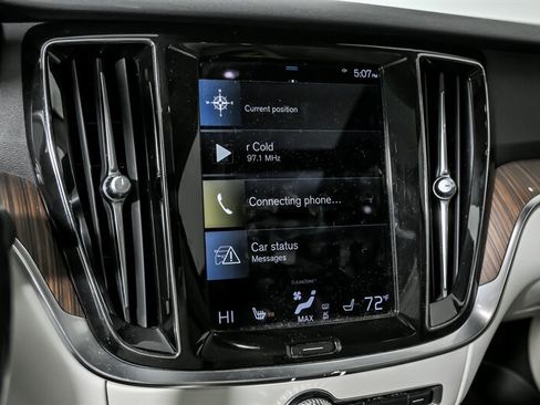 Used 2021 Volvo S60 T6 Momentum w/ Premium Package image 28