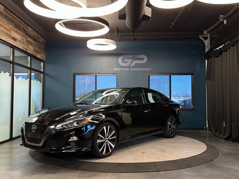 Used 2019 Nissan Altima 2.5 Platinum image 7