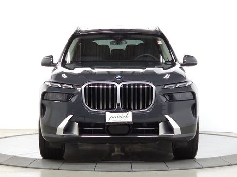 Used 2026 BMW X7 xDrive40i w/ Premium Package AWD/4WD image 2
