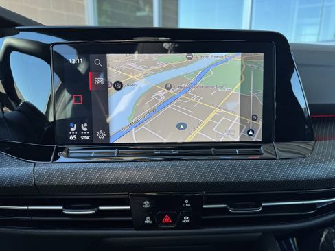 Used 2022 Volkswagen Golf R image 23