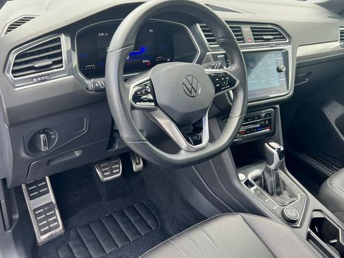 Used 2024 Volkswagen Tiguan SE R-Line AWD/4WD image 22