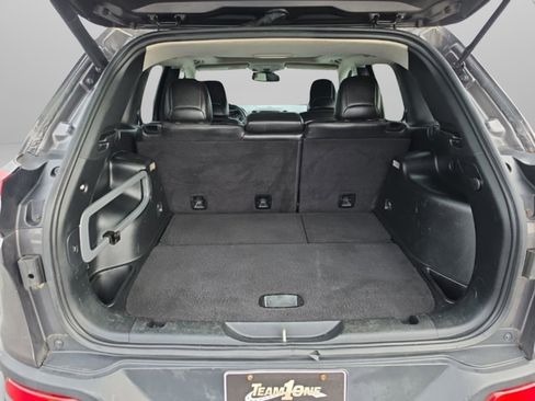 Used 2018 Jeep Cherokee Limited FWD image 10