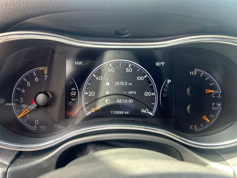Used 2021 Jeep Grand Cherokee Laredo AWD/4WD image 9