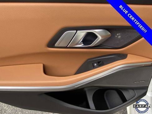 Used 2023 BMW 330i Sedan w/ Premium Package image 12