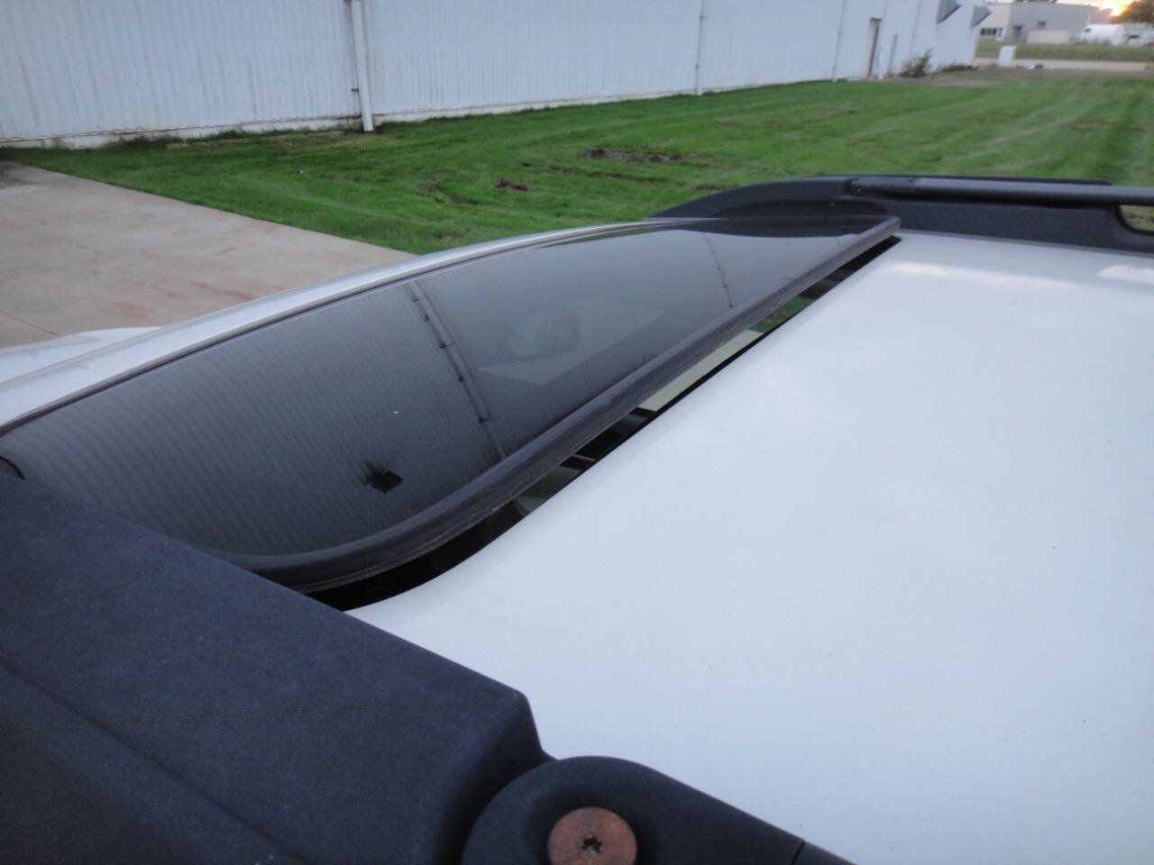 Used 2012 Subaru Outback 2.5i Limited w/ Moonroof Pkg AWD/4WD image 16