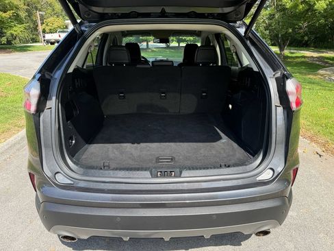 Used 2020 Ford Edge Titanium FWD image 34