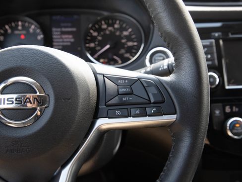 Used 2020 Nissan Rogue SV AWD/4WD image 26