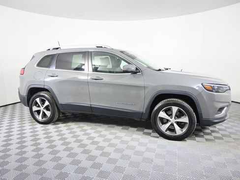 Used 2020 Jeep Cherokee Limited image 8