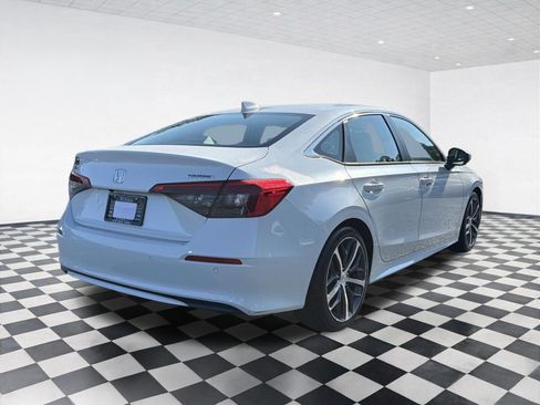 Used 2022 Honda Civic Touring image 4