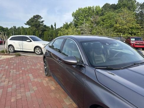 Used 2019 Honda Accord Sport image 18