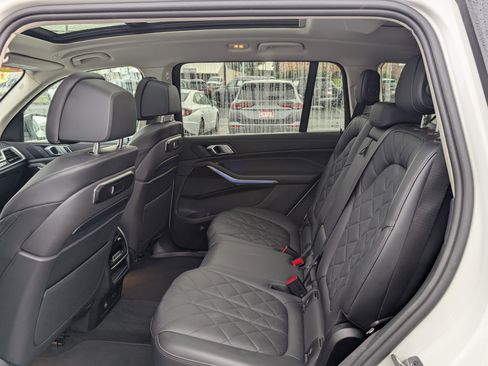Used 2024 BMW X7 xDrive40i image 15