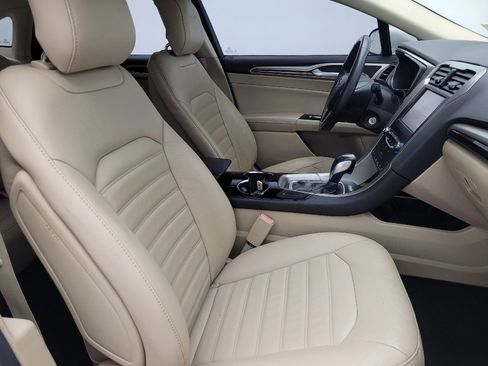 Used 2014 Ford Fusion SE w/ Equipment Group 502A image 21