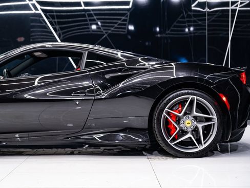Used 2022 Ferrari F8 Tributo RWD image 13