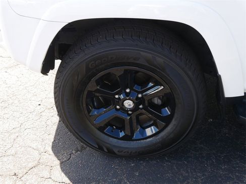 Certified 2024 Toyota 4Runner SR5 Premium image 8