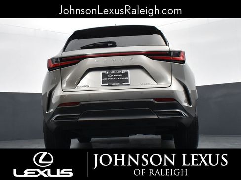 Used 2025 Lexus NX 250 250 Premium w/ Accessory Package (2T) image 14