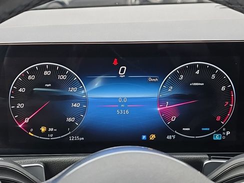 Used 2025 Mercedes-Benz GLB 250 4MATIC image 25