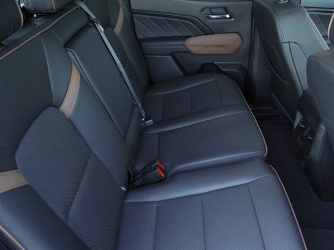 Used 2025 GMC Canyon AT4 w/ Nightfall Edition AWD/4WD image 37