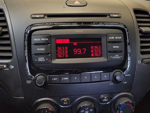 Used 2018 Kia Forte LX FWD image 25