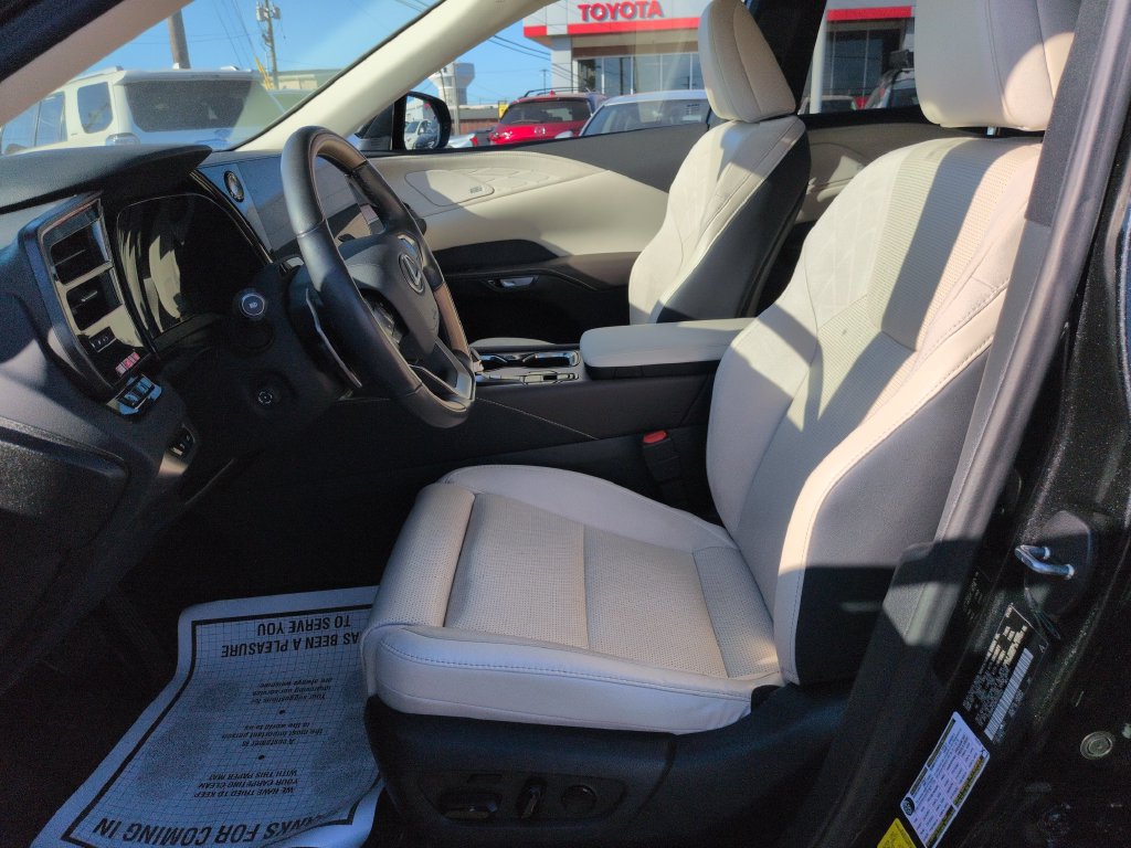 Used 2024 Lexus RX 350h w/ Convenience Package AWD/4WD image 9