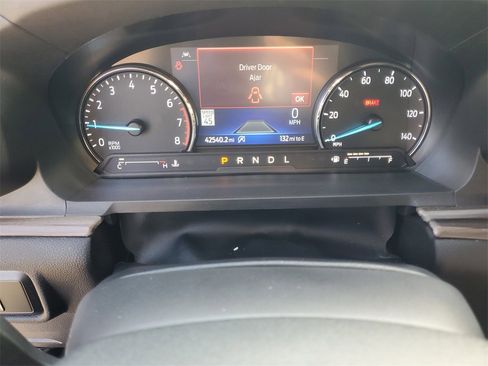 Used 2023 Ford Explorer Limited image 21