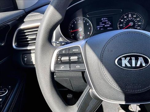Used 2020 Kia Sorento LX FWD image 18