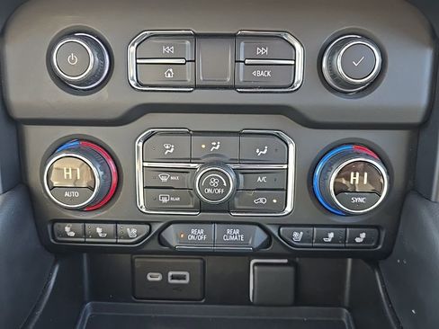 Used 2021 Chevrolet Tahoe Premier w/ Premium Package image 42