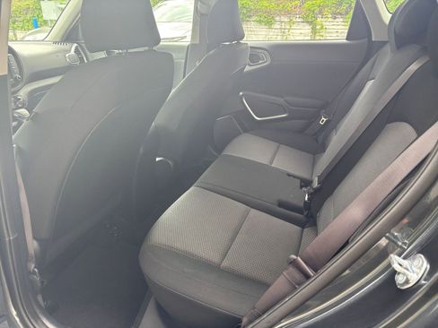Used 2025 Kia Soul LX w/ LX Technology Package FWD image 35