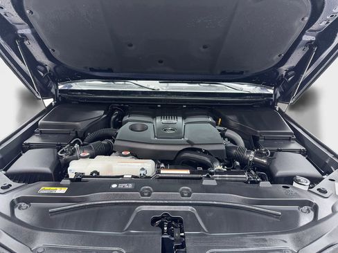 Used 2025 Lexus GX 550 image 12