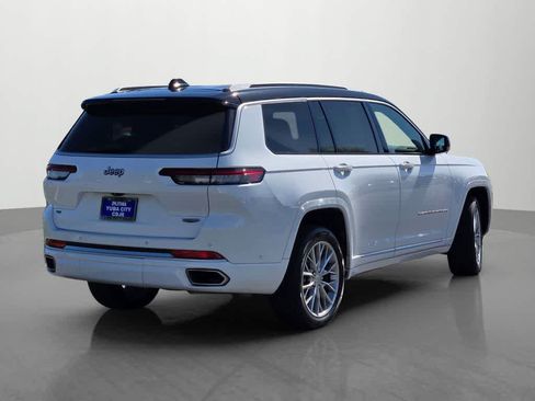 Used 2023 Jeep Grand Cherokee L Summit RWD image 6