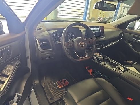 Used 2023 Nissan Rogue SL w/ SL Premium Package AWD/4WD image 7