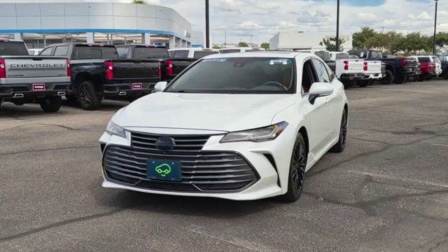 Used 2022 Toyota Avalon Limited w/ Advanced Safety Package FWD image 3