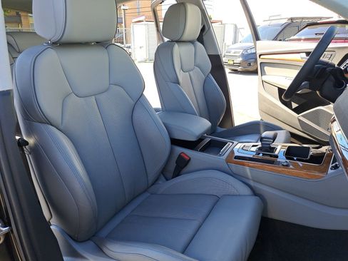 Used 2022 Audi Q5 2.0T Prestige w/ Prestige Package image 10