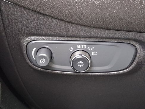 Used 2023 Chevrolet Equinox LS w/ LS Convenience Package image 22