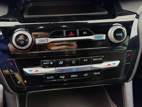 Used 2023 Ford Explorer ST-Line image 38