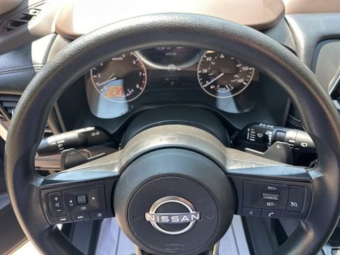 Used 2023 Nissan Rogue S image 18