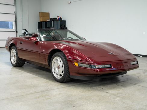 Used 1993 Chevrolet Corvette Convertible RWD image 3