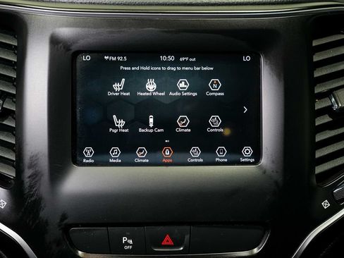 Used 2020 Jeep Cherokee Latitude Plus FWD image 20