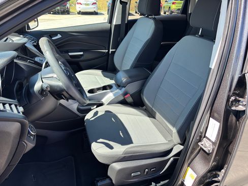 Used 2016 Ford Escape SE w/ Equipment Group 201A image 17